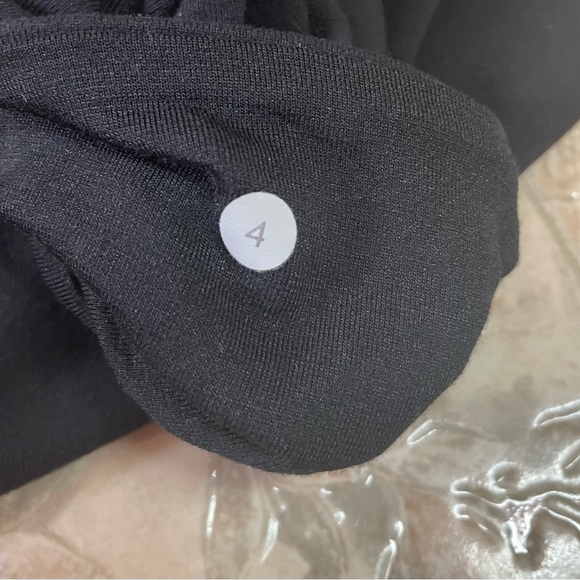 Lululemon crop leggings - Picture 3 of 3